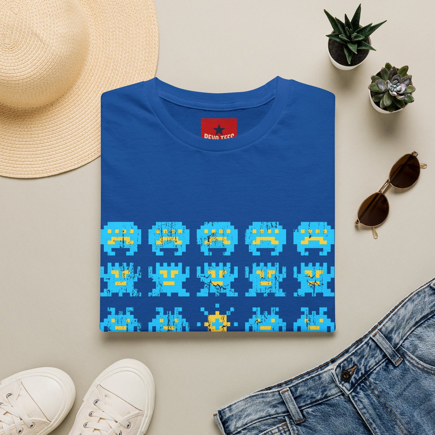 Retro Pixel Space Invaders T-Shirt — Vintage Arcade Gaming Tee