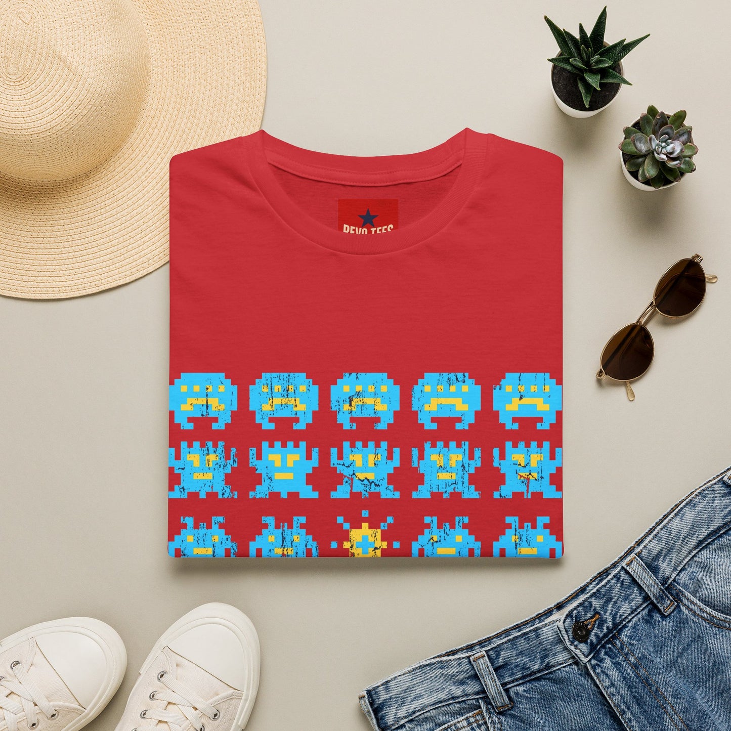 Retro Pixel Space Invaders T-Shirt — Vintage Arcade Gaming Tee