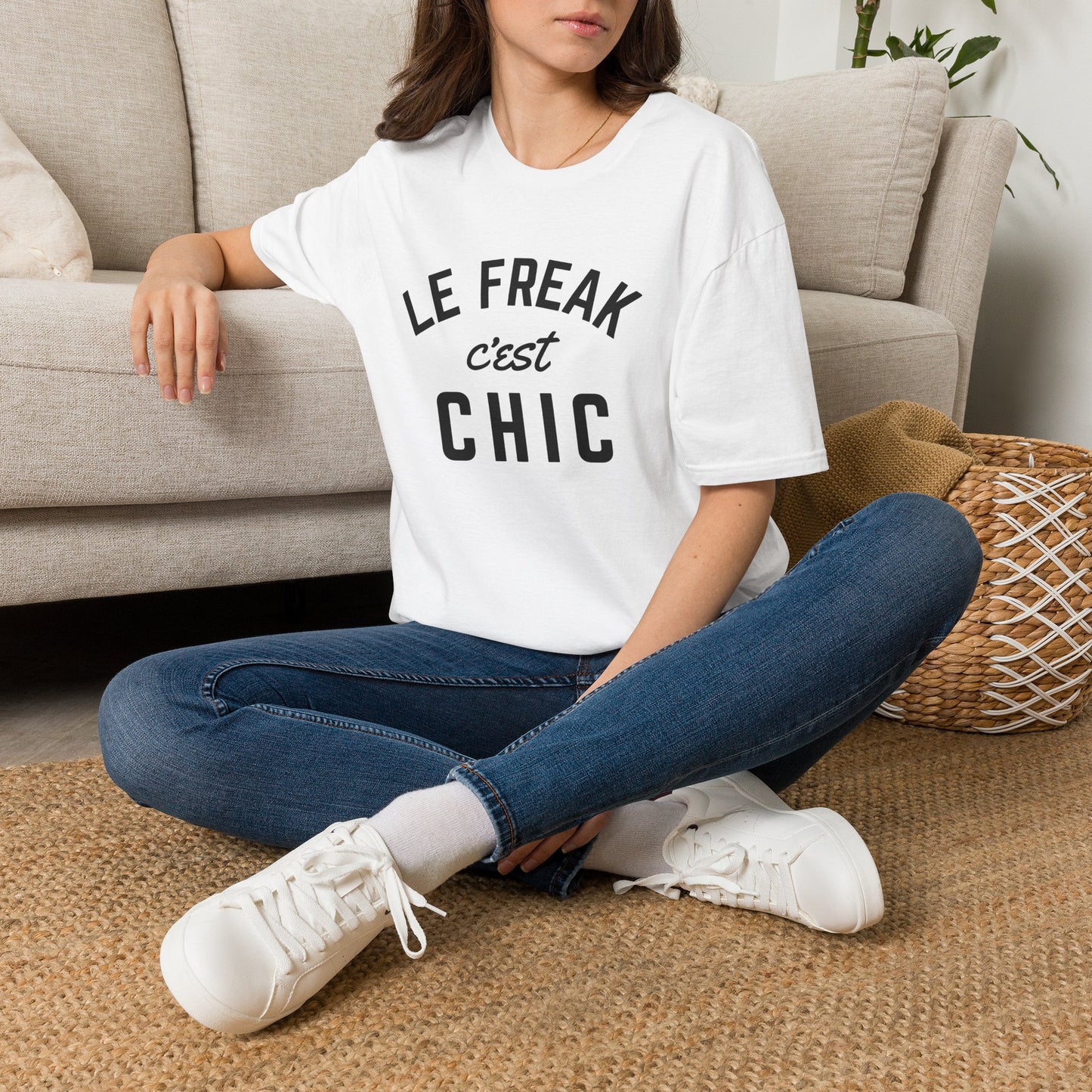 T-Shirt — "Le Freak c'est Chic" French Retro Graphic Tee